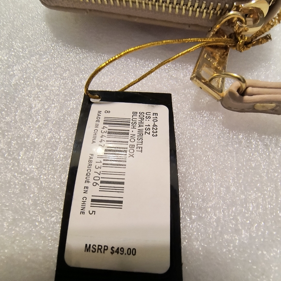 NWT Bebe Blush Pink  Quilted Zip Around  Women's Wallet SMOKE FREE HOME - Picture 5 of 6